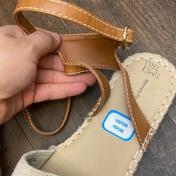 Time and Tru Tan Memory Foam Sandal - Picture 7 of 8